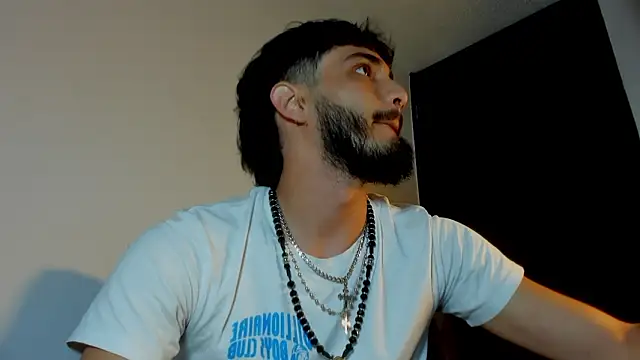 Snapshot of LovexJuxn8 chatting on February 25, 2026, 8:29 pm LovexJuxn8 online show from February 25, 2026, 8:29 pm