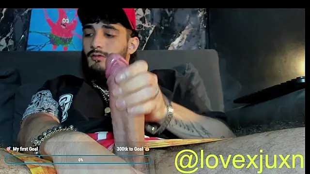 LovexJuxn8 online show from March 11, 2026, 8:04 pm