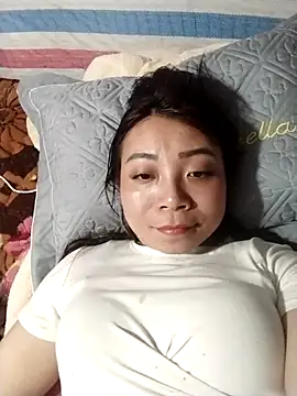 Snapshot of cute-shine chatting on February 15, 2026, 12:36 pm cute-shine online show from February 15, 2026, 12:36 pm