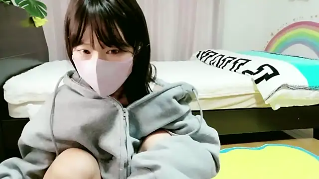 Snapshot of Saran_chan chatting on March 4, 2026, 10:43 am Saran chan online show from March 4, 2026, 10:43 am