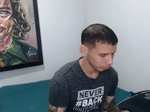 HotSinlge online show from February 25, 2026, 2:05 pm