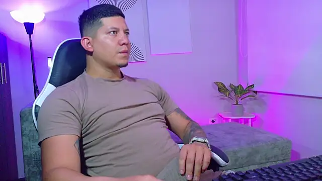 Snapshot of _robertobaggioo chatting on July 20, 2026, 12:40 pm robertobaggioo online show from July 20, 2026, 12:40 pm
