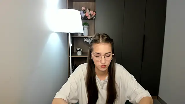 ClarineCasebolt online show from February 12, 2026, 3:12 am