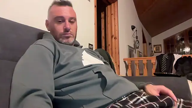 marcovik1 online show from March 1, 2026, 11:07 pm