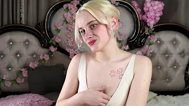 KirstinMcgeady online show from March 28, 2026, 11:21 am