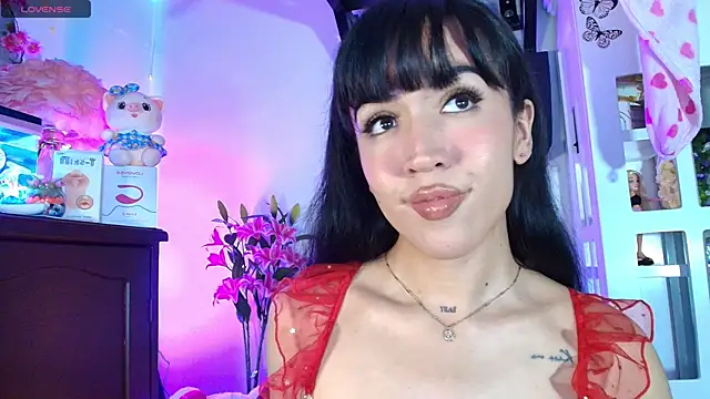 Yiyii online show from May 13, 2026, 9:00 pm