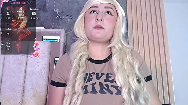 Snapshot of Hazumi_Tsu chatting on April 30, 2026, 2:40 am Hazumi Tsu online show from April 30, 2026, 2:40 am
