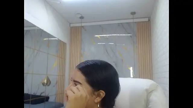 vanessa f online show from April 16, 2026, 7:03 pm