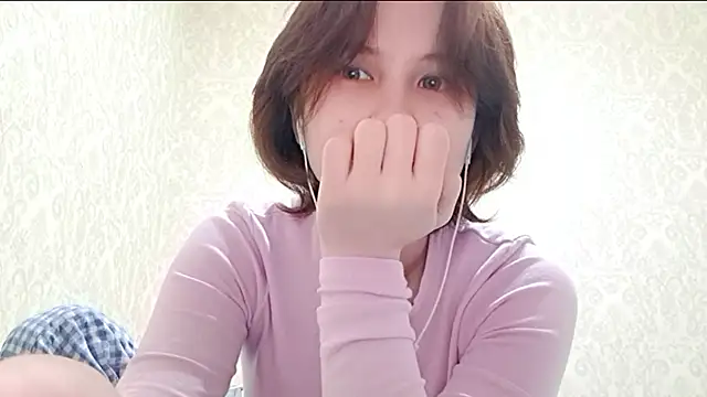 Snapshot of TrueViva chatting on February 17, 2026, 12:45 pm TrueViva online show from February 17, 2026, 12:45 pm