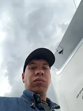 Jhony rayder online show from March 16, 2026, 4:44 pm