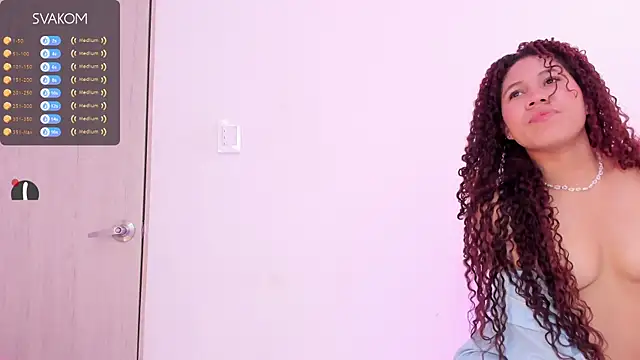 Violetta-foxx online show from April 16, 2026, 9:39 pm