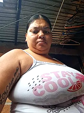 Snapshot of Juli_Powl chatting on July 1, 2026, 11:34 am Juli Powl online show from July 1, 2026, 11:34 am