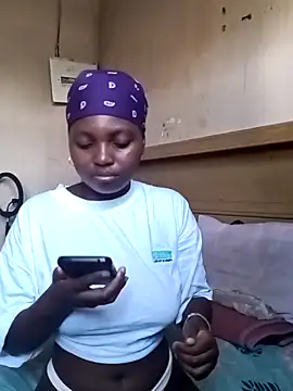 Snapshot of madgirl25 chatting on February 26, 2026, 2:27 pm madgirl25 online show from February 26, 2026, 2:27 pm