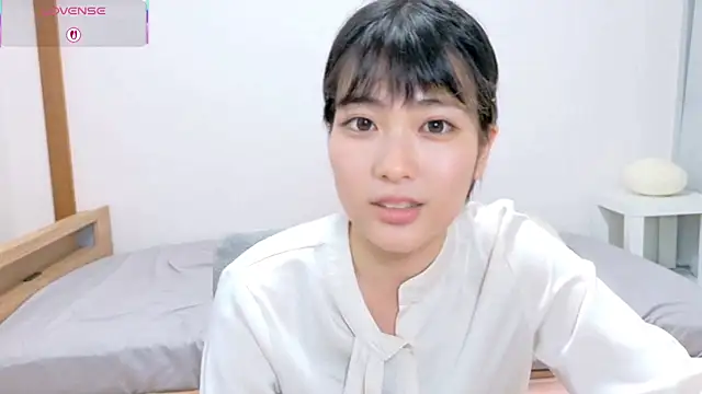 Somi-chan online show from February 26, 2026, 5:50 am