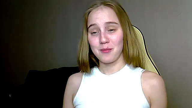 Snapshot of christimontero chatting on March 4, 2026, 7:53 pm christimontero online show from March 4, 2026, 7:53 pm