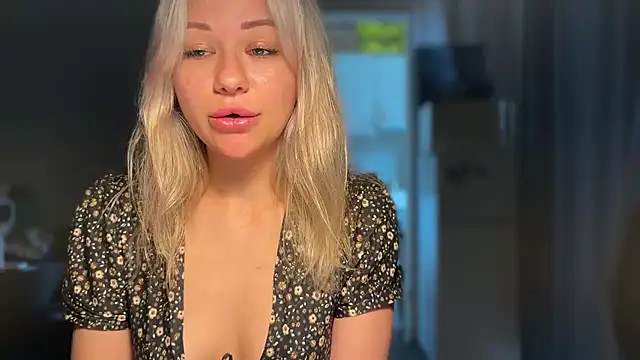 Snapshot of Leylia_Lily chatting on May 13, 2026, 12:46 pm Leylia Lily online show from May 13, 2026, 12:46 pm