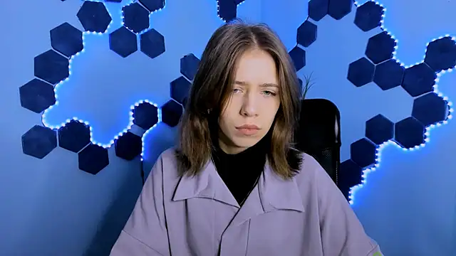 cleo cool online show from February 18, 2026, 9:38 am