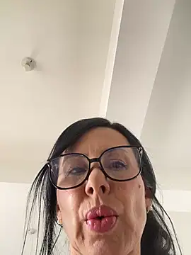 caritoo21 online show from June 13, 2026, 5:22 pm