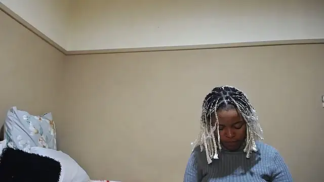 KinkyPxx online show from April 18, 2026, 2:37 am