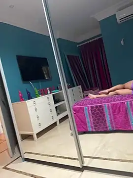 safadinhaputinha69 online show from February 18, 2026, 8:38 pm