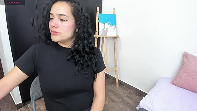 Snapshot of love_kriss chatting on May 27, 2026, 7:00 pm love kriss online show from May 27, 2026, 7:00 pm