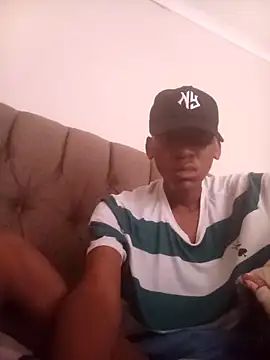 Leroyhotess online show from February 13, 2026, 7:04 am