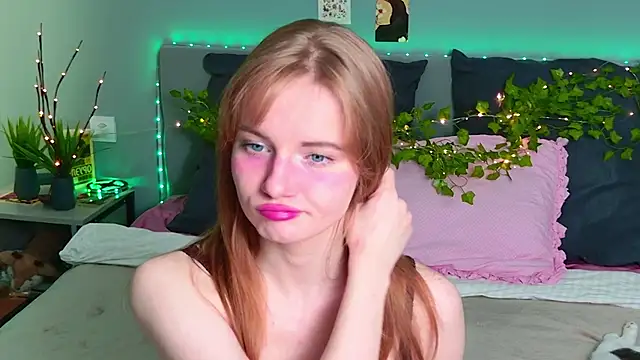 ElfieWhite online show from June 27, 2026, 6:02 pm