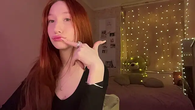 stella foxi online show from February 25, 2026, 4:27 pm