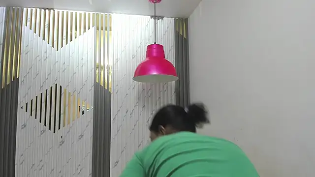 SaraaLopeez online show from March 3, 2026, 7:42 pm