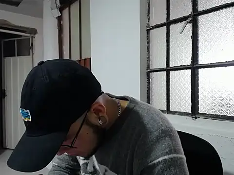 Snapshot of Juan_Gallo chatting on February 12, 2026, 9:10 pm Juan Gallo online show from February 12, 2026, 9:10 pm