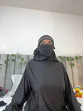 Snapshot of aminaa_ chatting on March 21, 2026, 6:44 pm aminaa online show from March 21, 2026, 6:44 pm