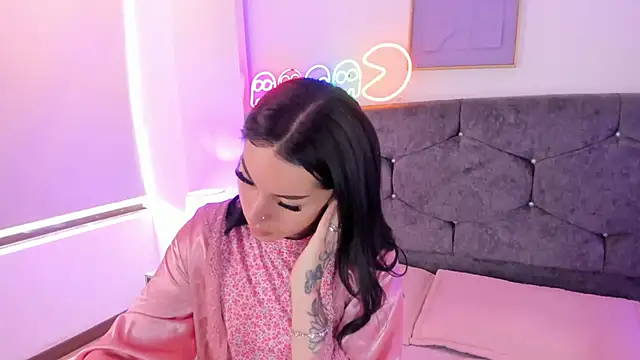 Megan Morphy online show from April 7, 2026, 2:28 pm