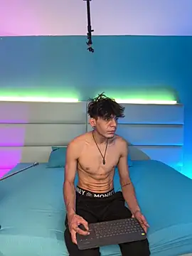 abrilandjulian online show from February 27, 2026, 11:43 am