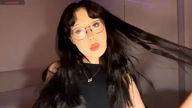 Snapshot of KateGlowee chatting on February 24, 2026, 1:42 pm KateGlowee online show from February 24, 2026, 1:42 pm