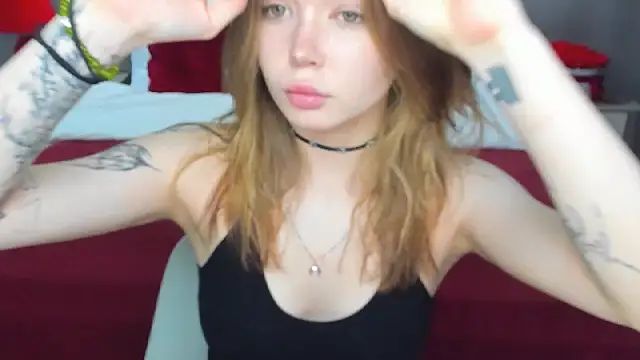 Snapshot of Violetta__Dreams chatting on May 8, 2026, 6:13 pm Violetta Dreams online show from May 8, 2026, 6:13 pm