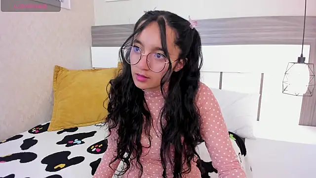 Emilyblussh online show from March 2, 2026, 6:04 pm