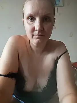 SusanGold9211 online show from July 21, 2026, 9:44 am