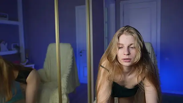 Snapshot of AlisMil chatting on February 28, 2026, 9:54 am AlisMil online show from February 28, 2026, 9:54 am