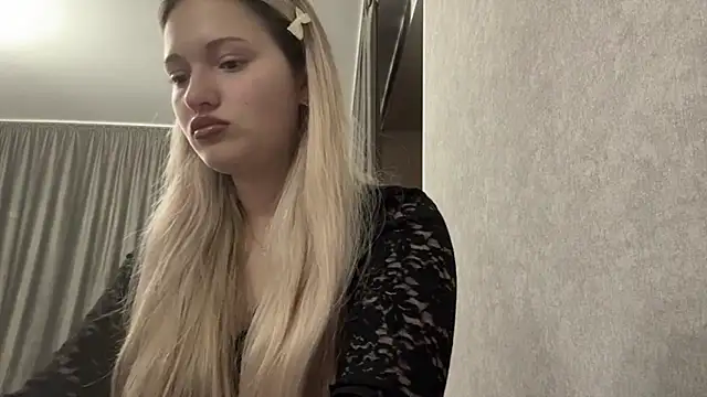 Snapshot of Linaceleste chatting on March 4, 2026, 2:34 pm Linaceleste online show from March 4, 2026, 2:34 pm