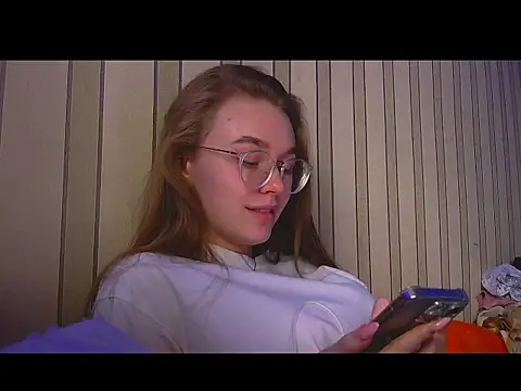 Snapshot of melissashineee chatting on February 19, 2026, 10:11 am melissashineee online show from February 19, 2026, 10:11 am