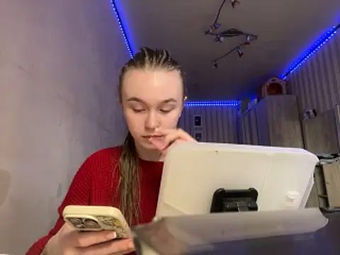 Snapshot of melissashineee chatting on March 5, 2026, 8:21 am melissashineee online show from March 5, 2026, 8:21 am