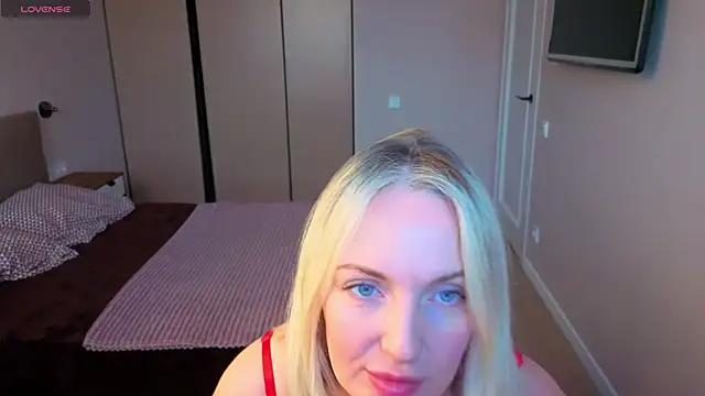 MonikaFoxys online show from February 25, 2026, 4:00 am