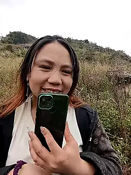 Snapshot of Pretty_girl_2 chatting on March 4, 2026, 6:08 am Pretty girl 2 online show from March 4, 2026, 6:08 am