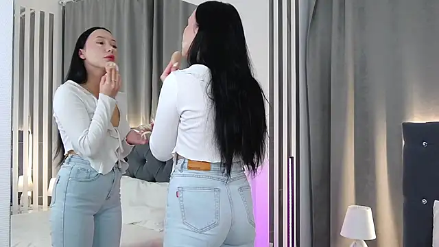 VikkyVonn online show from May 6, 2026, 10:20 am
