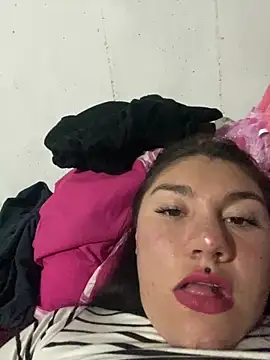 ZoE-sweettt online show from April 21, 2026, 2:15 am