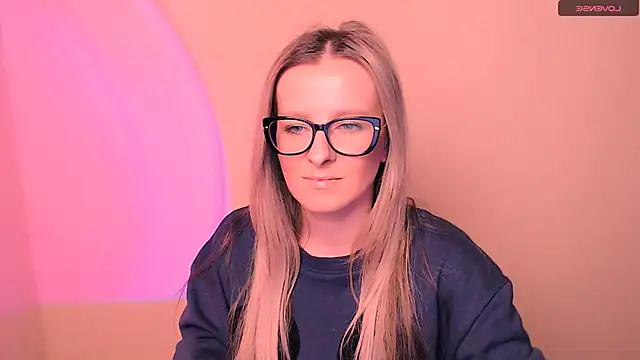 AnnePeach online show from February 15, 2026, 5:20 pm