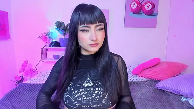 Snapshot of NaeniaDemon_ chatting on March 3, 2026, 3:45 am NaeniaDemon online show from March 3, 2026, 3:45 am