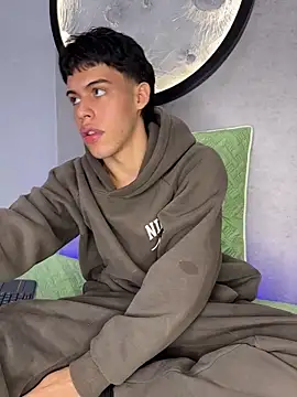 Snapshot of Lucian-greyy chatting on February 15, 2026, 8:02 am Lucian-greyy online show from February 15, 2026, 8:02 am