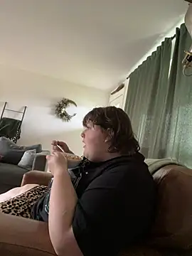 plushietoy online show from February 23, 2026, 8:06 pm