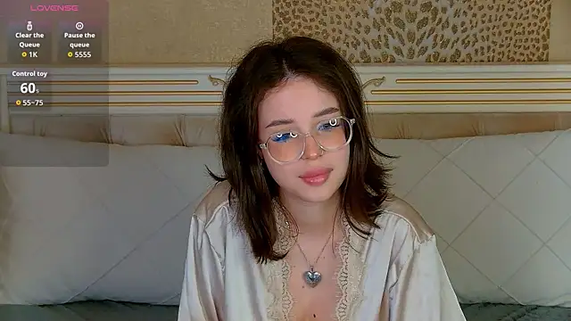 Snapshot of LanaLedger chatting on June 5, 2026, 7:14 am LanaLedger online show from June 5, 2026, 7:14 am